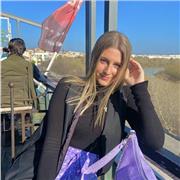 Soy estudiante de educación primaria, me encantan los niños y poder enseñarles todo lo que nos enseñan a nosotros. Puedo enseñar cualquier asignatura de primaria, excepto idiomas. Espero que os cuadre mi perfil!